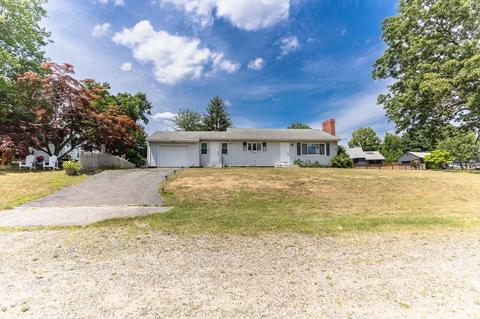 284 Lake Dr, Springfield, MA 01151 photo 2