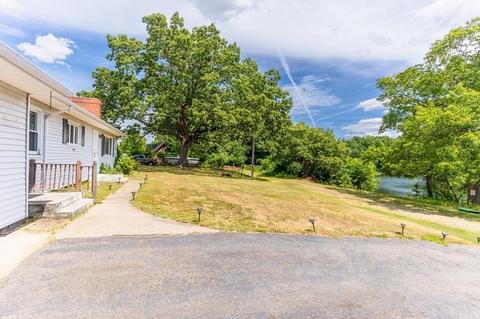 284 Lake Dr, Springfield, MA 01151 photo 9