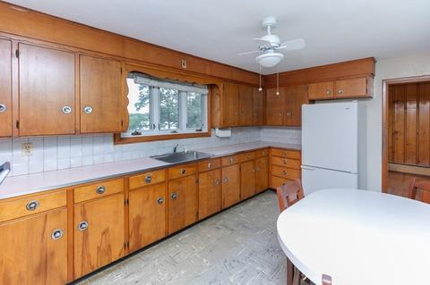 284 Lake Dr, Springfield, MA 01151 photo 13