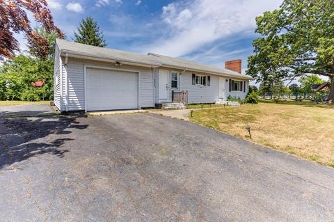 284 Lake Dr, Springfield, MA 01151 photo 1