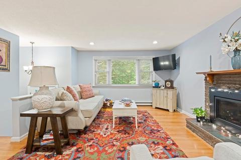 30 Skyridge Dr, Springfield, MA 01128 photo 4