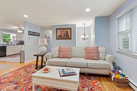 30 Skyridge Dr, Springfield, MA 01128 photo 8