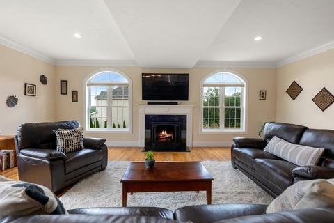 83 Mohawk Path, Holliston, MA 01746 photo 18