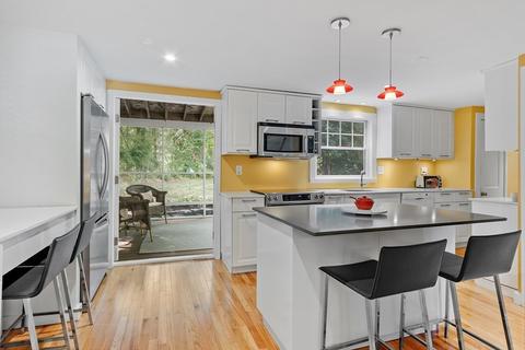 18 Mohawk Dr, Acton, MA 01720 photo 3