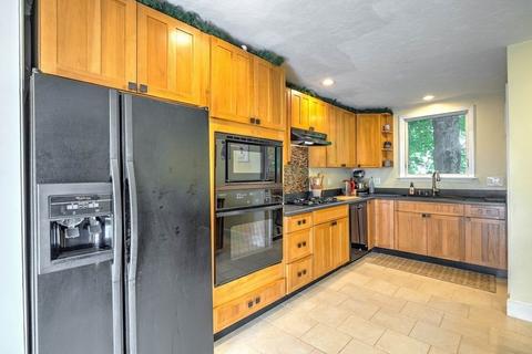 27 Wayne St, Worcester, MA 01603 photo 10