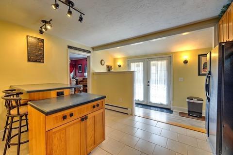 27 Wayne St, Worcester, MA 01603 photo 9