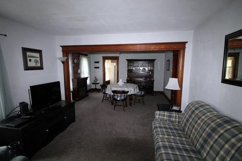 22 Bentley St, Springfield, MA 01108 photo 2