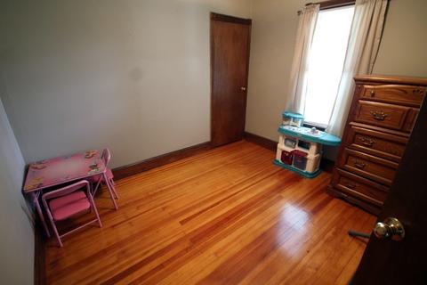 22 Bentley St, Springfield, MA 01108 photo 8