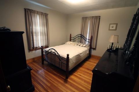 22 Bentley St, Springfield, MA 01108 photo 6