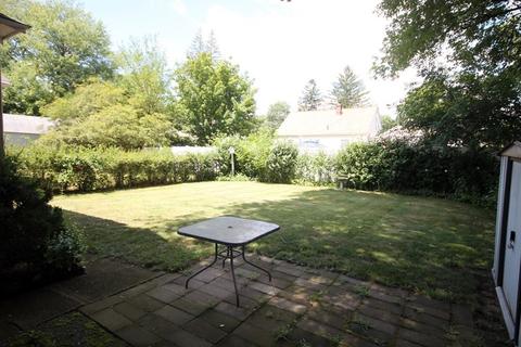 22 Bentley St, Springfield, MA 01108 photo 12