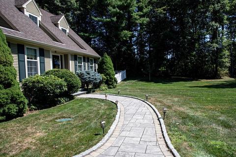9 Bow Dr, Acushnet, MA 02743 photo 2
