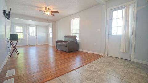 31 Middle St, Springfield, MA 01104 photo 5