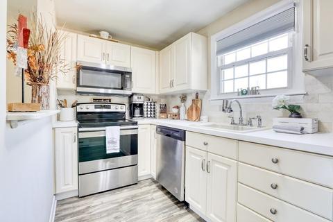57 Sylvan St #3E, Danvers, MA 01923 photo 8