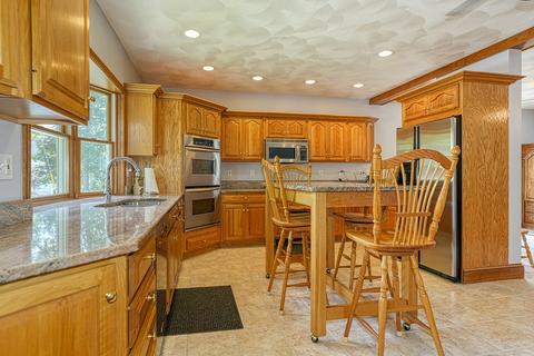 105 John St, Reading, MA 01867 photo 6