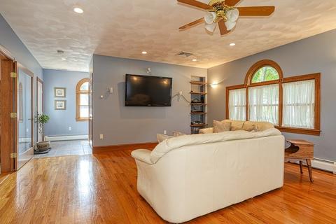 105 John St, Reading, MA 01867 photo 11