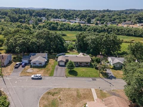 97 Garvey Dr, Springfield, MA 01109 photo 38