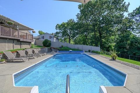 97 Garvey Dr, Springfield, MA 01109 photo 32
