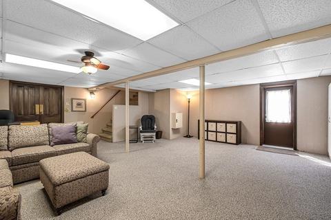 97 Garvey Dr, Springfield, MA 01109 photo 24