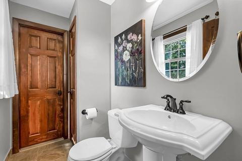 97 Garvey Dr, Springfield, MA 01109 photo 27