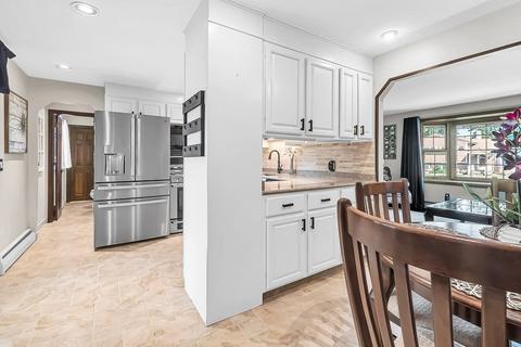 97 Garvey Dr, Springfield, MA 01109 photo 7