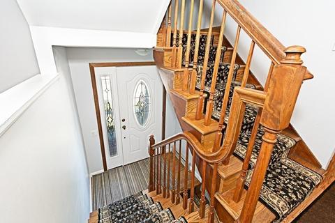 75 Wedgewood Rd, Worcester, MA 01602 photo 3
