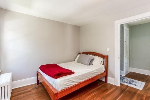 124 Gillette Ave, Springfield, MA 01118 photo 25