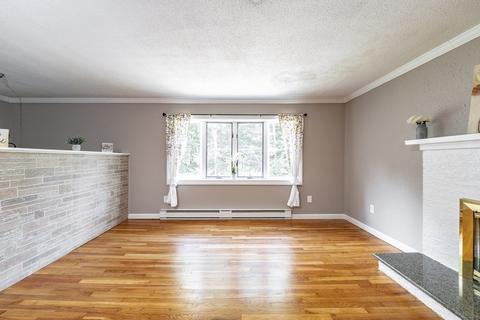 23 Victoria Dr, Webster, MA 01570 photo 4