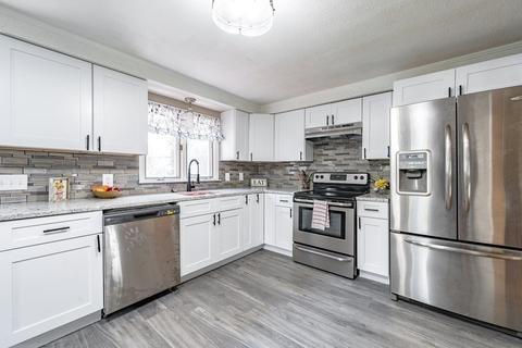 23 Victoria Dr, Webster, MA 01570 photo 1