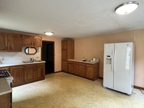 90 Wareham St, Middleboro, MA 02346 photo 9