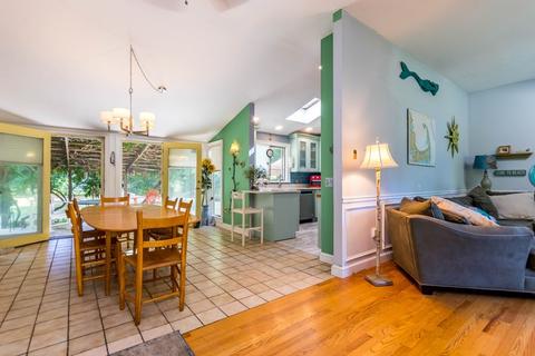 305 County Rd, Bourne, MA 02532 photo 5
