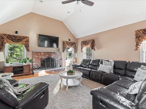 20 Concord Rd, Stoneham, MA 02180 photo 6