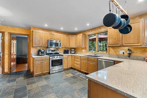 38 Pine St, Douglas, MA 01516 photo 13
