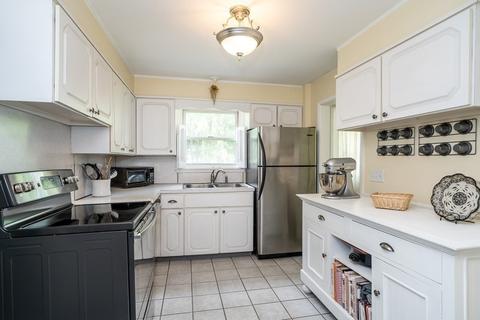 13 Louise Ave, Easthampton, MA 01027 photo 14
