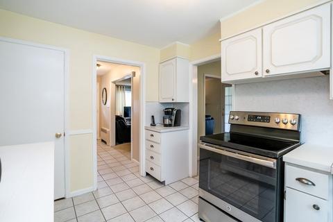 13 Louise Ave, Easthampton, MA 01027 photo 16