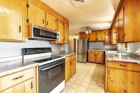 23 Hicks St, Springfield, MA 01104 photo 5