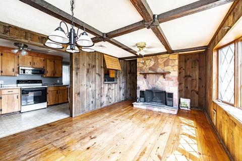 23 Hicks St, Springfield, MA 01104 photo 8