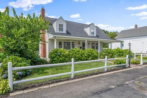 283 Riverside Dr, Dedham, MA 02026 photo 2