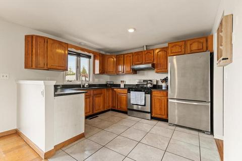 274 Hawthorne St, Fall River, MA 02724 photo 12
