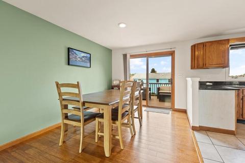 274 Hawthorne St, Fall River, MA 02724 photo 8