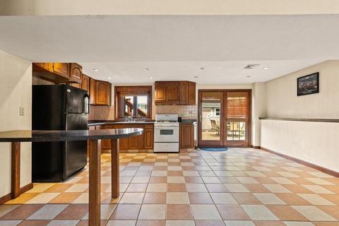 274 Hawthorne St, Fall River, MA 02724 photo 20