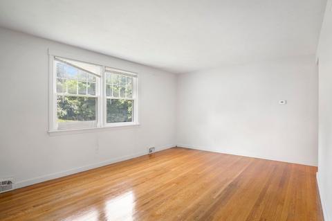 23 Plumtree Cir, Springfield, MA 01118 photo 6