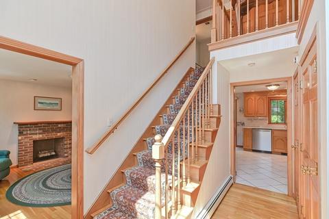 124 Eric Dr, Franklin, MA 02038 photo 8