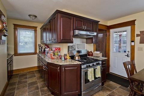 47 Algonquin St, Chicopee, MA 01013 photo 4