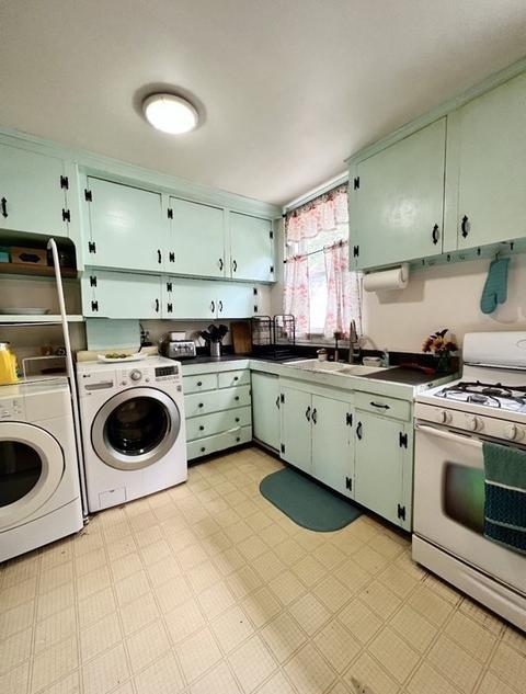 57 Howland St, Fall River, MA 02724 photo 4