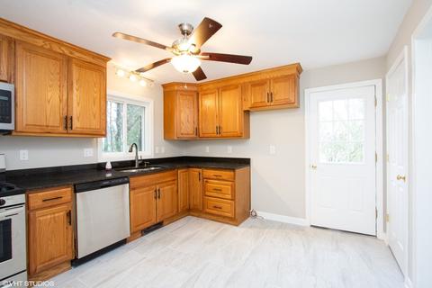 5 Marks Way, Franklin, MA 02038 photo 4