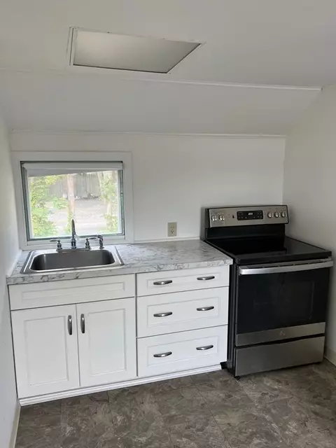 22 Avenue A St, Wareham, MA 02571 photo 5