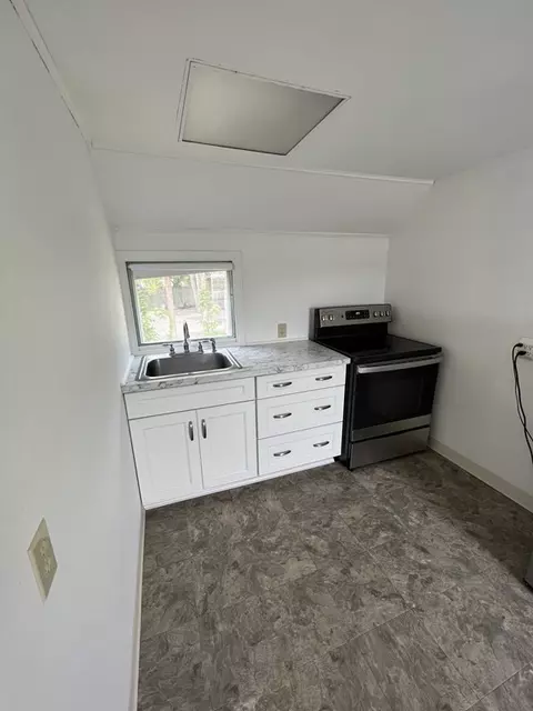 22 Avenue A St, Wareham, MA 02571 photo 4