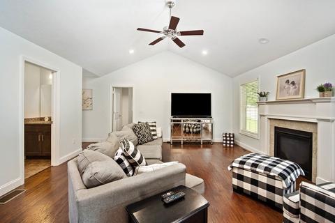 52 Morgan Cir, Chicopee, MA 01013 photo 12
