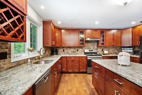 52 Morgan Cir, Chicopee, MA 01013 photo 8