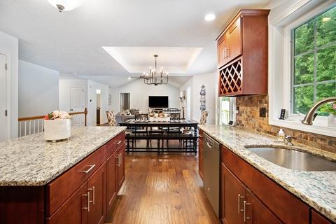 52 Morgan Cir, Chicopee, MA 01013 photo 9